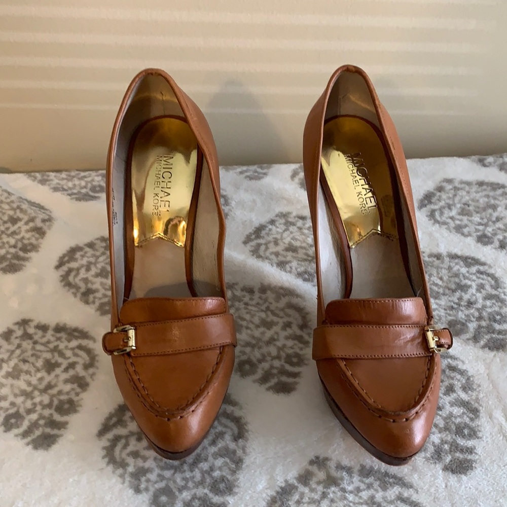 Micheal Kors pumps -size 6.5